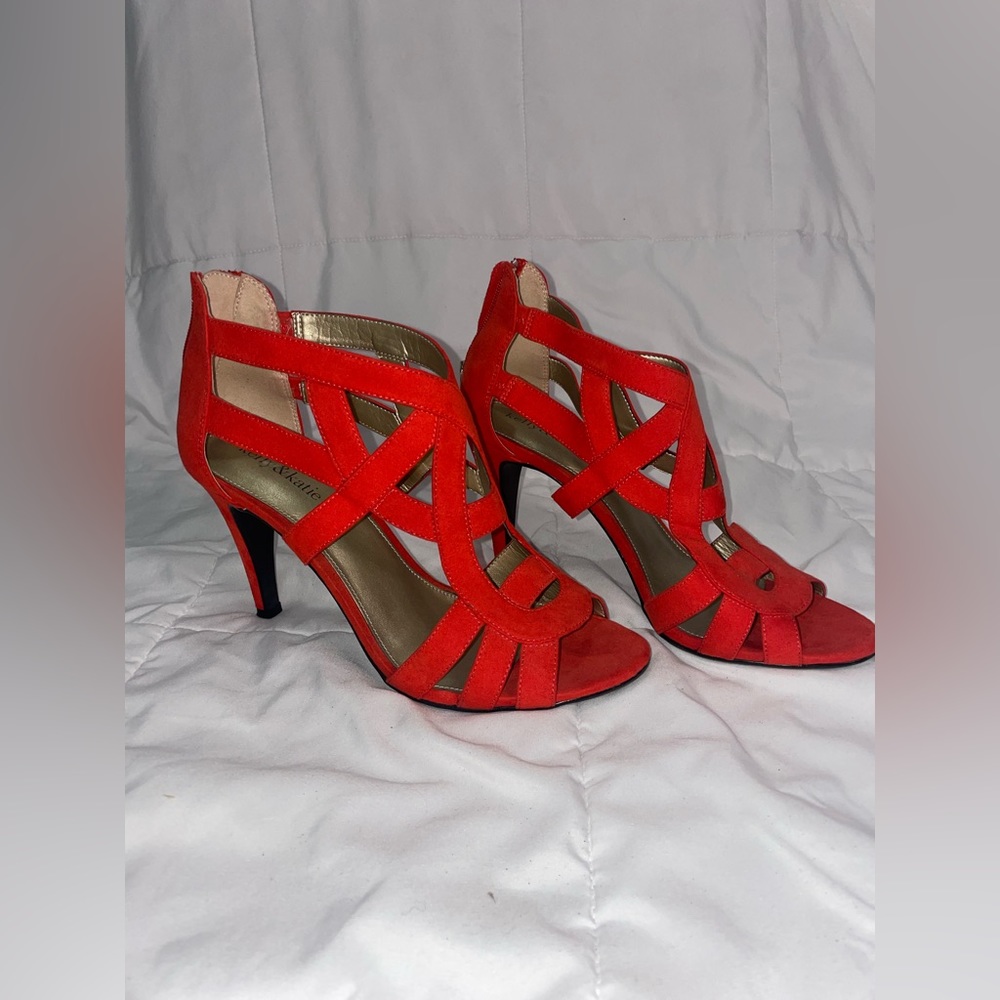 Red Kelly & Katie strappy open toe’d 3 inch heels